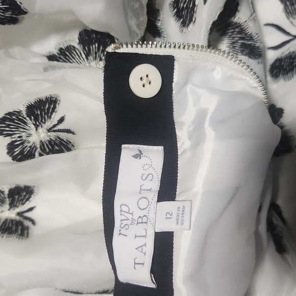 TALBOTS Elegant Black and White Floral Skirt Size 12 butterflies design - Picture 8 of 15